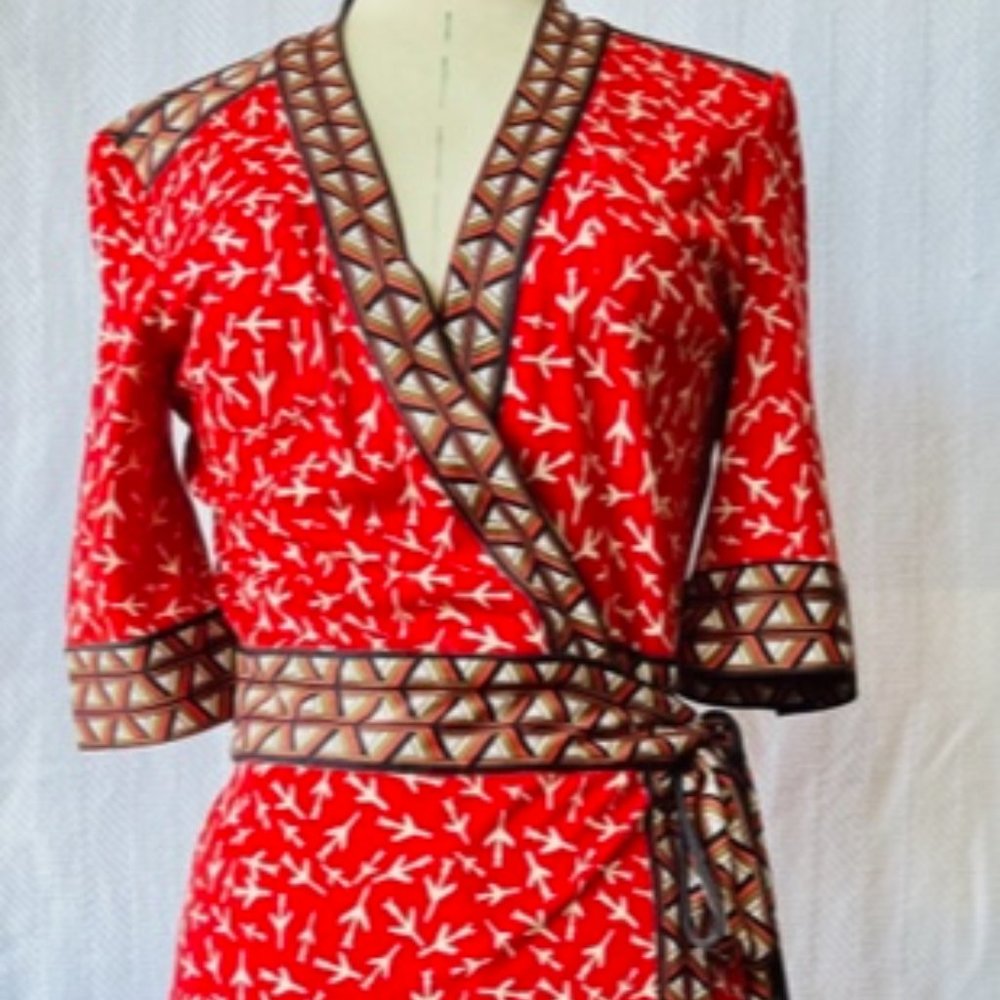 DIANE VON FURSTENBERG WRAP DRESS